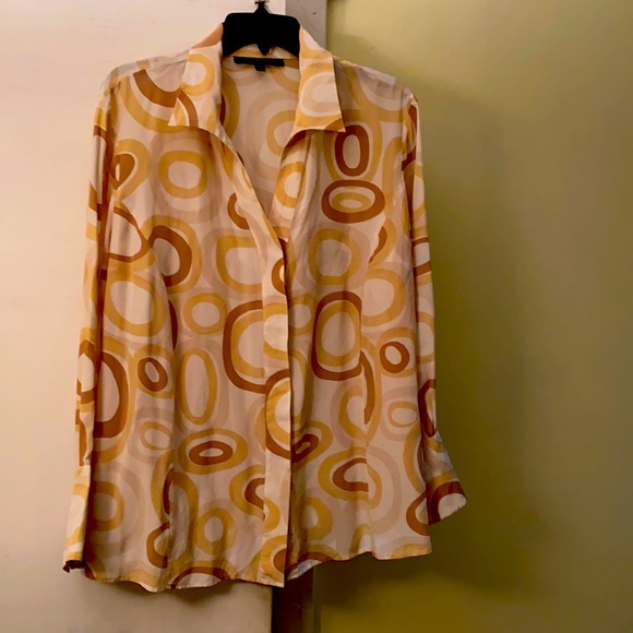 Lafayette148 💯 Silk Beautiful Timeless ButtonDown Blouse In Excellent Condition